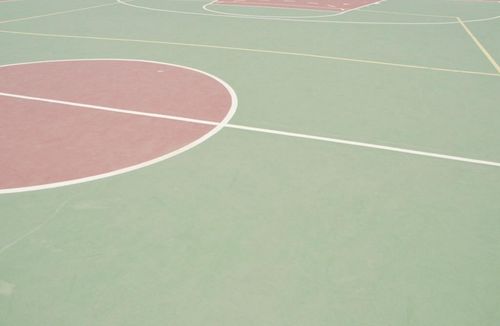 珠海篮球场地坪漆 塑胶地坪有哪些需要注意的